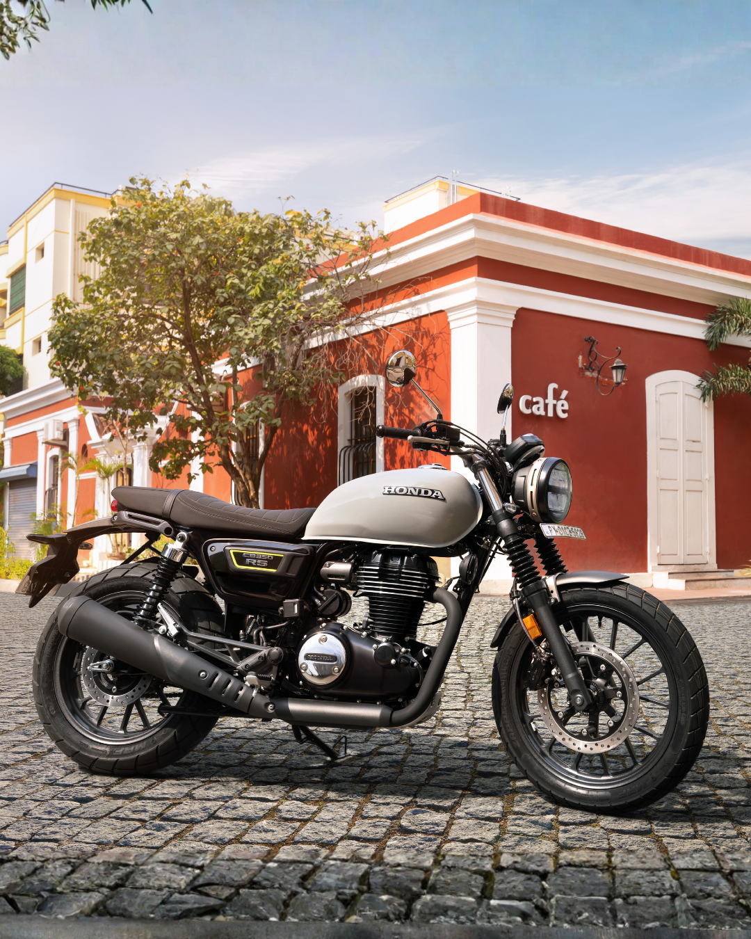 Honda BigWing CB350 RS bike. 350cc bike.